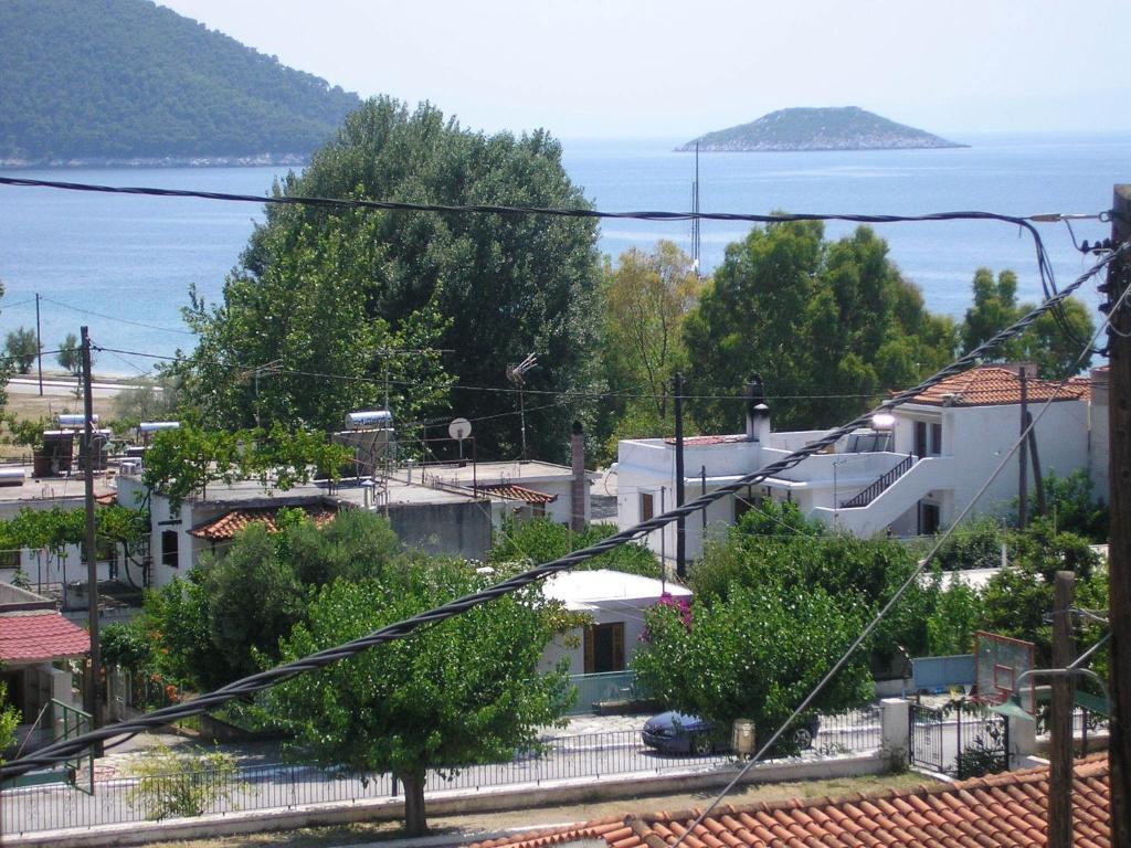 Aris Junior Studio & Apartments 尼欧克利马 外观 照片